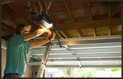 Security Garage Door Repair Service, Milwaukee, WI 262-317-9113 Security Garage Door Repair Service, Milwaukee, WI 262-317-9113 - serv-repair-gr-33m